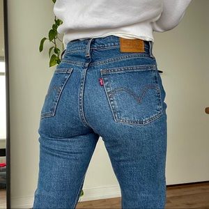 LEVI’S Wedgie Straight Cropped